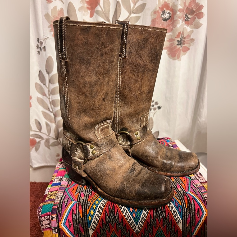 Distressed Frye Boots 👢